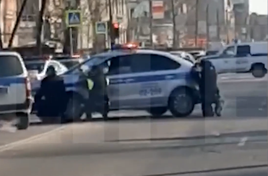 Rusija: Tinejdžer ubio jednog i ozlijedio troje učenika u školi