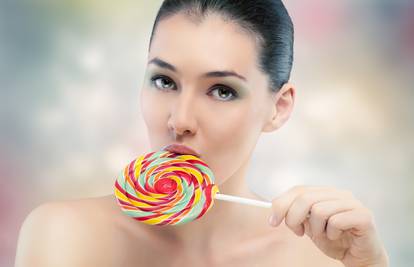 12 znakova da jedete previše šećera: Iscrpljenost, nervoza...