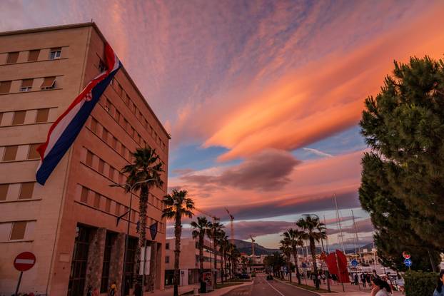 Split: Zastava na zgradi Banovine