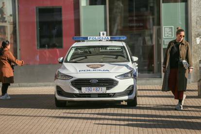 FOTO Policija okupirala centar Zagreba uoči susreta 'vatrenih'