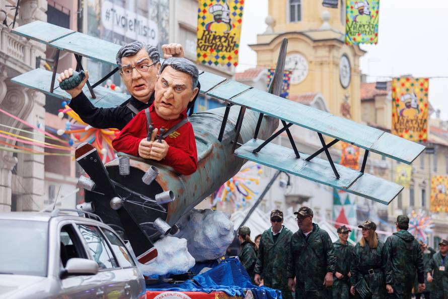 Rijeka: Oko devet tisuća maškara sudjelovalo na tradicionalnom Riječkom karnevalu