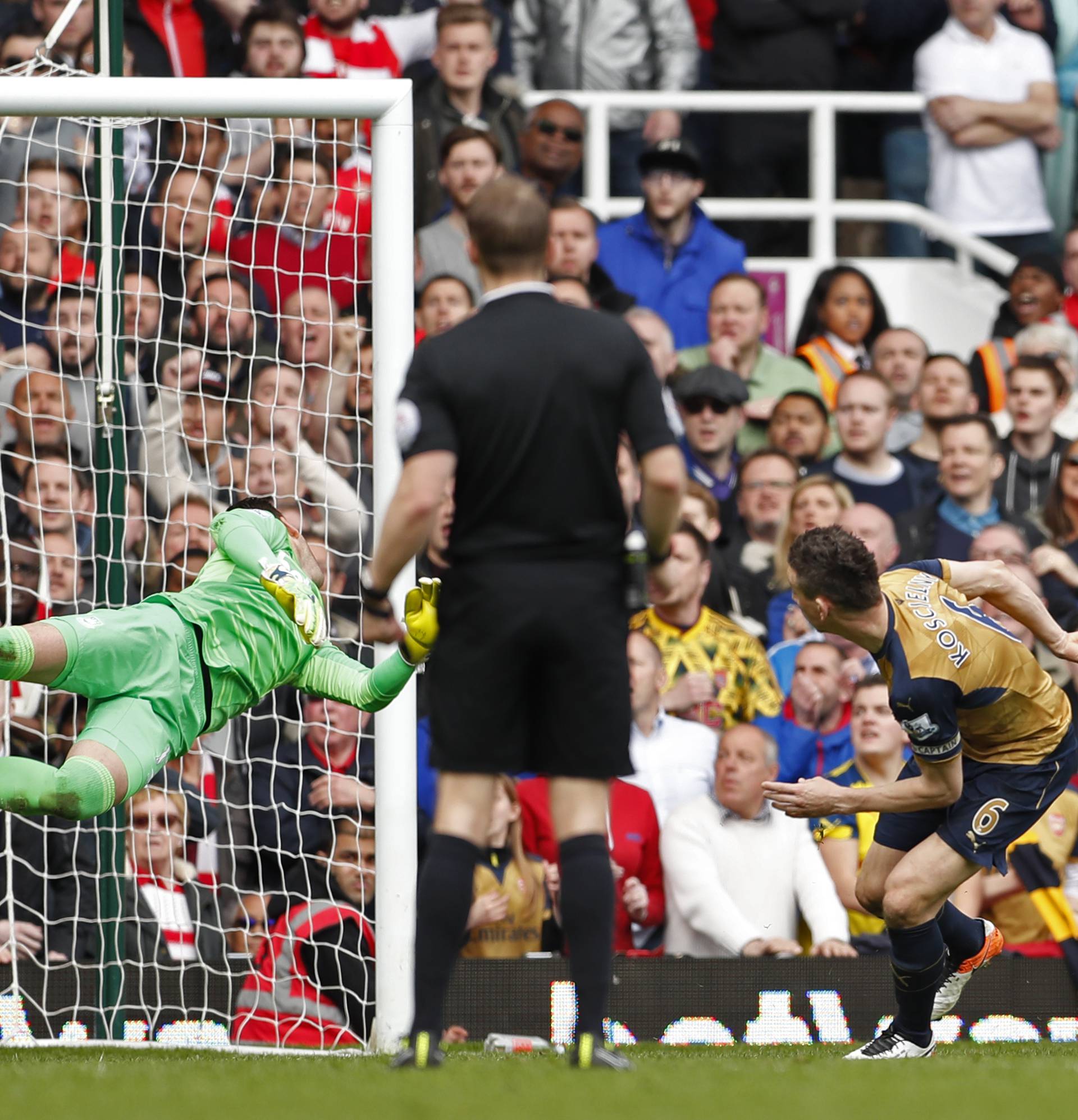 West Ham United v Arsenal - Barclays Premier League