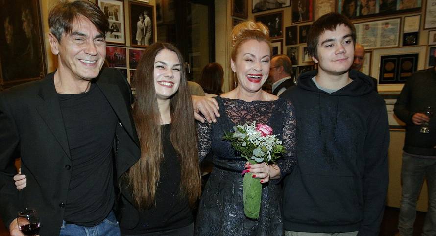 Anja Šovagović: Obitelj ću još 'mučiti' svojim falš pjevanjem