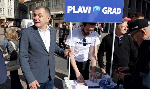 FOTO Širok osmijeh i novi štand: Kandidati u lovu na potpise za  izbore, evo koliko ih trebaju
