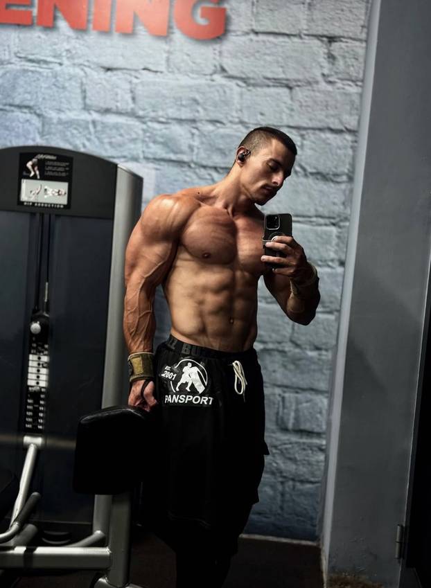 Ideš, kakva prsa imaju srpski fitness influenceri! Od njihovih 'fotki' ženama zastaje dah...