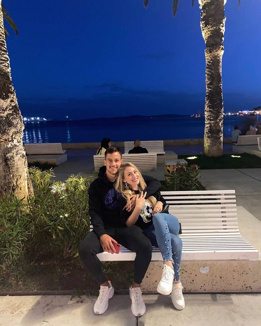 Albina Grčić objavila romantičnu fotku s dečkom nogometašem