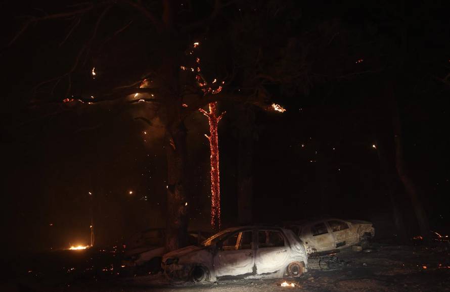 Omiš: Katastrofalna noć na požarištu kod Omiša.
