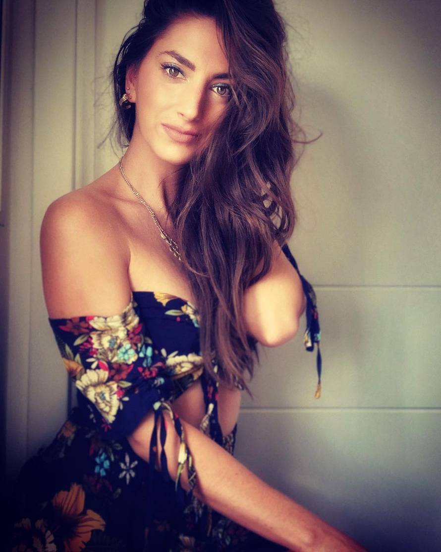 Atraktivna pjevačica  postala je voditeljica nakon otkaza Kolar