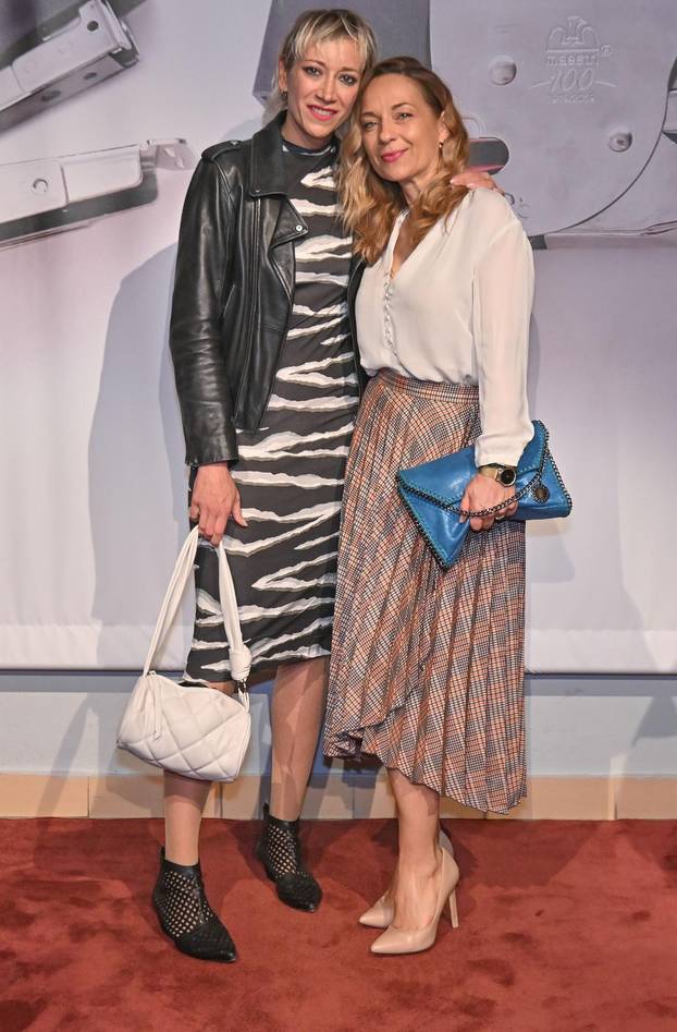 Zagreb: Ansambl kazališta Kerempuh premijerno je izveo predstavu Nenada Stazića "Pljuska"