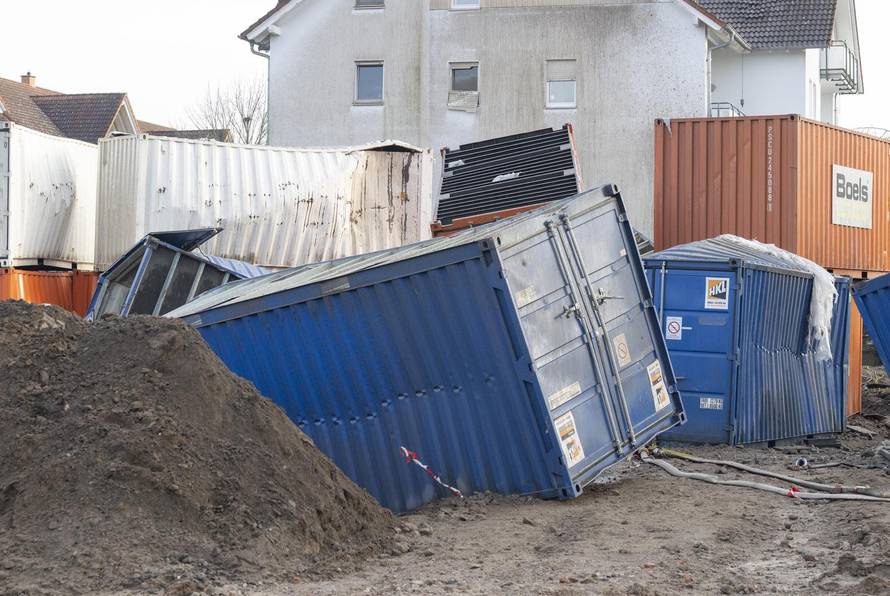 Damage after bomb blast in Hanau