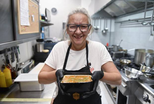 Zagreb: Kuharice spremaju obroke