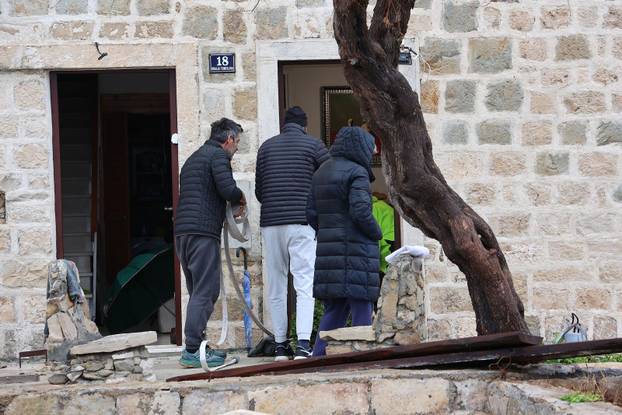 Kaštela: Sanacija štete od posljedica jakog juga i plime