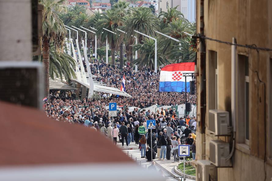 Split: Torcida na Rivi održala prosvjed