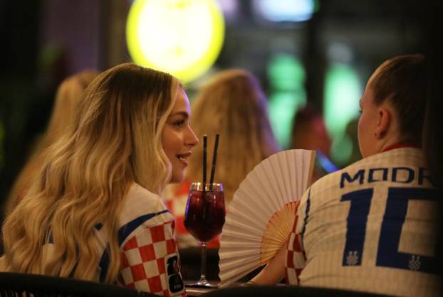 Navija?i u Puli spremni za utakmicu Hrvatske i Gane