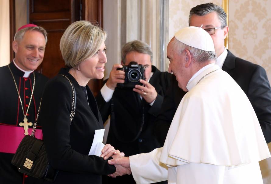 'Žena Tima Oreškovića je Papi čitala bukvicu zbog Stepinca'