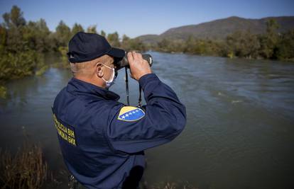 Talijanska novinarka pokušala preko granice ilegalno prevesti 11 migranta iz Afganistana