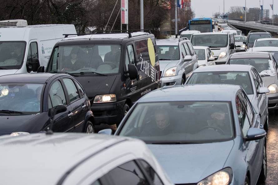 'Velika Srbija se ne spominje u govoru u Glini. Izmislili ste to'