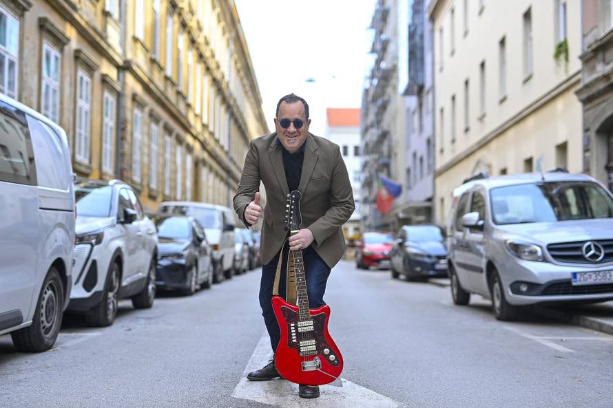 Zagreb: Pjevač Neno Belan