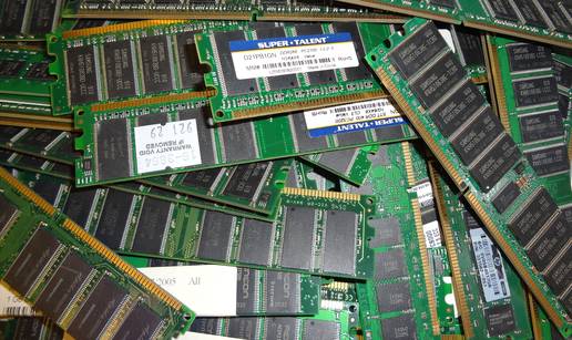 Cijene RAM memorije toliko divljaju da je skuplji od PS5, a dućani ni ne stignu pisati iznose