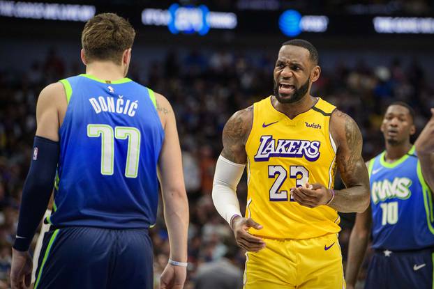 NBA: Los Angeles Lakers at Dallas Mavericks