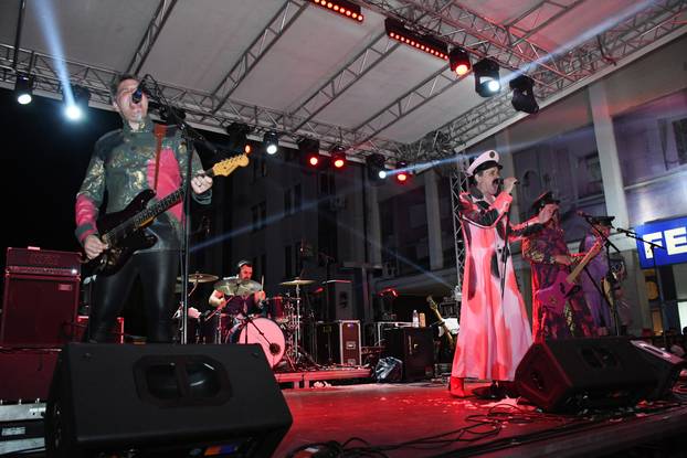 Sisak: Koncert grupe Let 3 povodom Dana grada