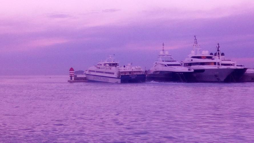 Katamaran se zabio u zadarsku luku: 'Skoro je udario u jahte!'