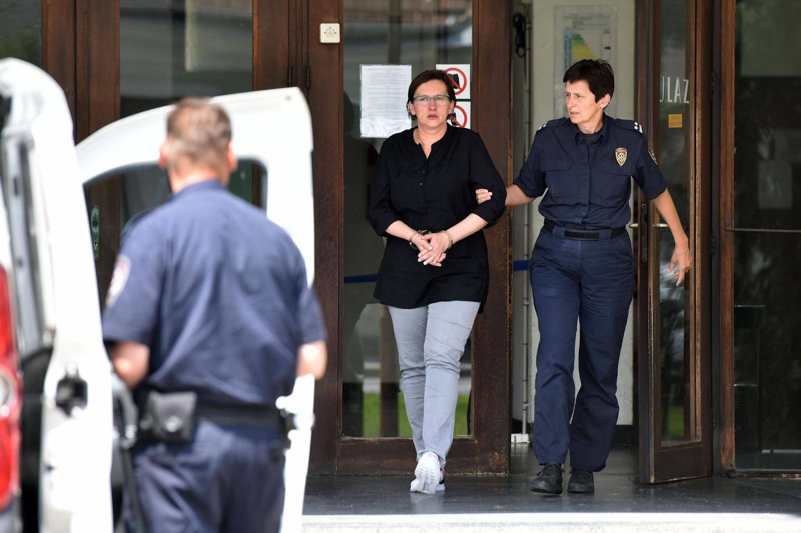 VaraÅ¾din: Smiljana Srnec odlazi iz zgrade suda nakon Å¡to je protiv nje podignuta optuÅ¾nica za ubojstvo sestre