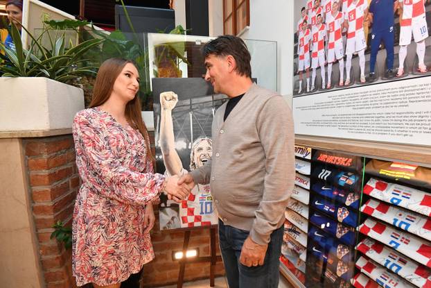 Varaždin: Otvorena prva samostalna izložba Ivone Dragičević