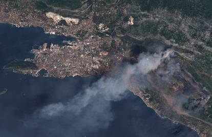 Još uvijek gori u okolici Splita: Pogledajte snimku iz zraka...