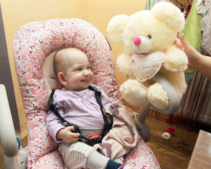 Sijamske blizanke iz Virovitice već govore i  stalno zovu tatu!