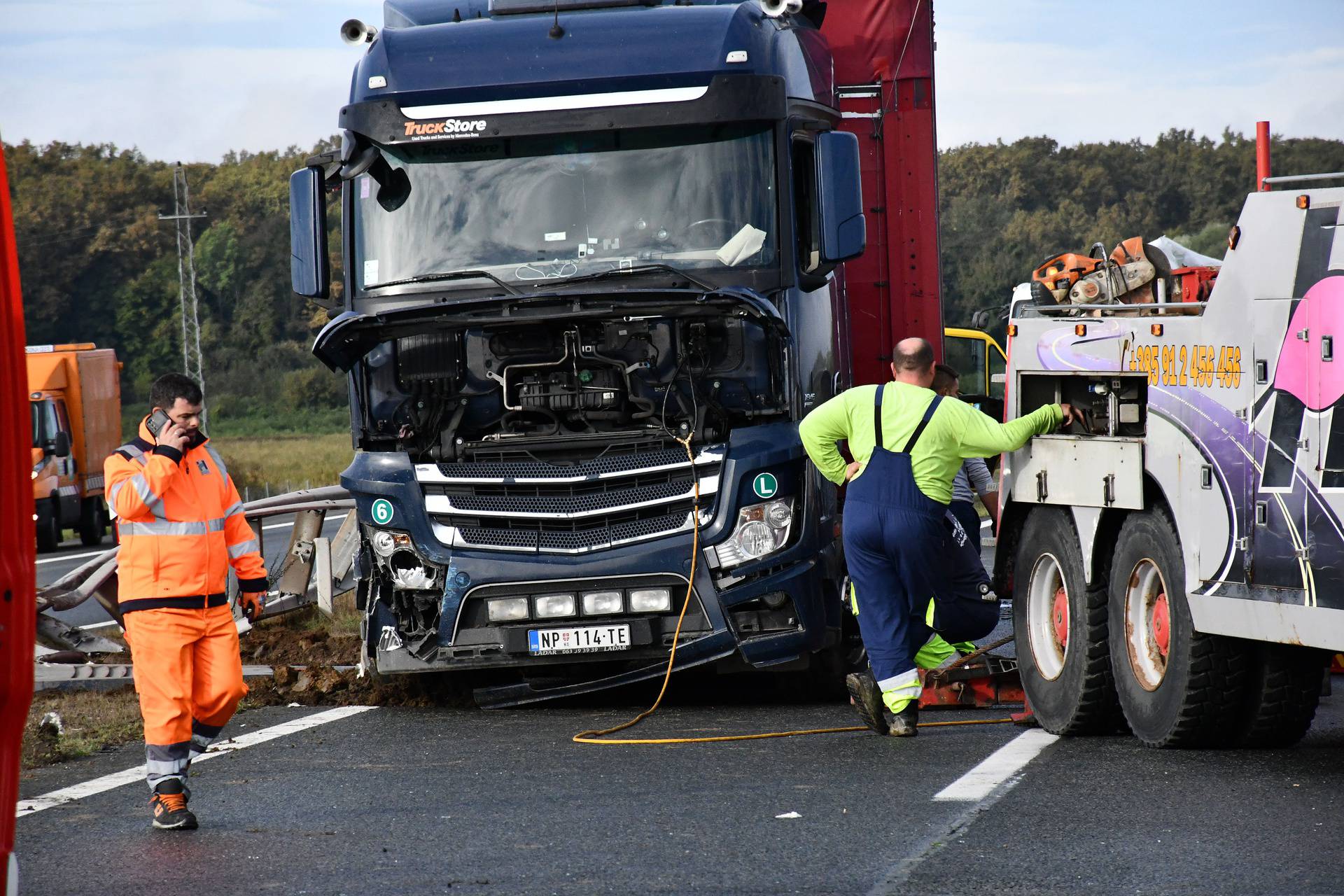 Policija objavila detalje užasa na A3. Neslužbeno doznajemo da je vozač migranata u bijegu!