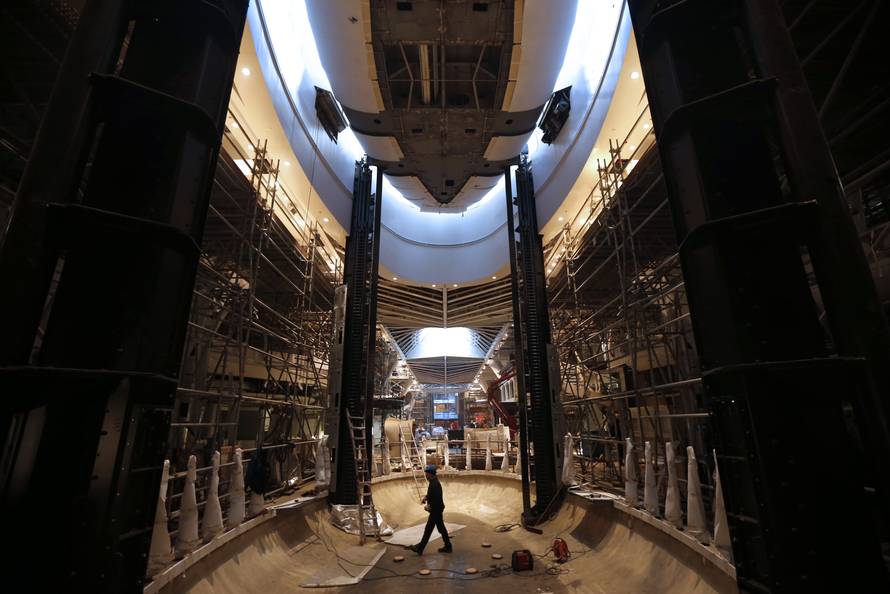 Najveći kruzer na svijetu je krenuo na svoje prvo putovanje