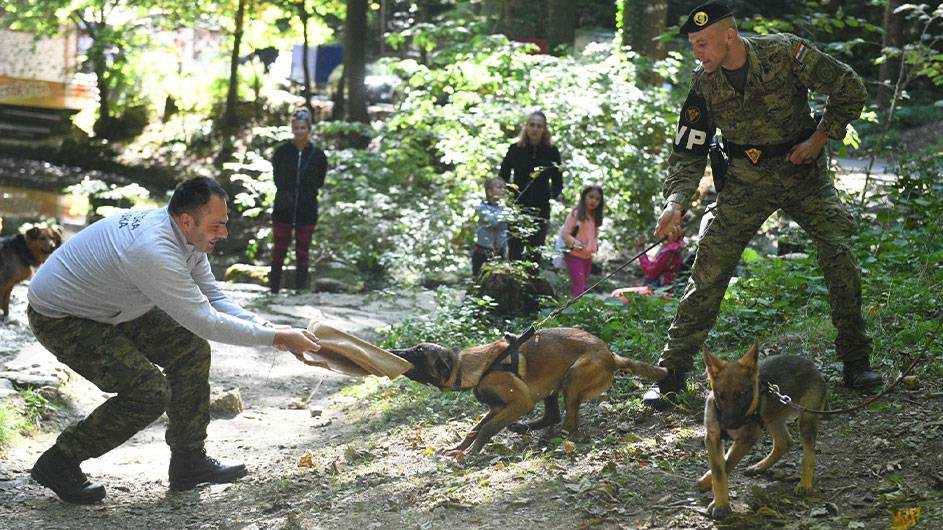 Održan prvi hrvatski Pet trekking na Medvednici