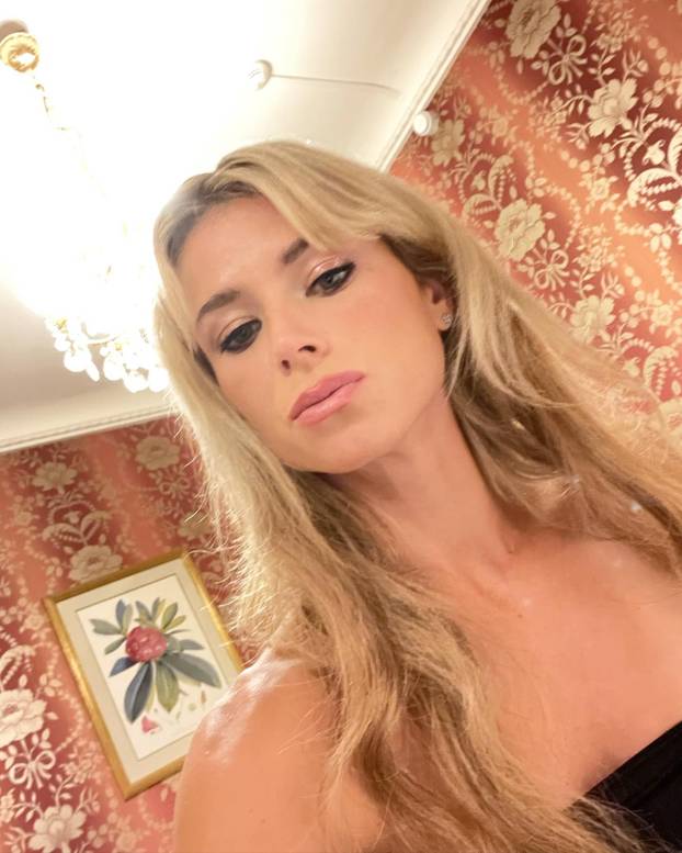 FOTO Talijanka napustila tenis, navukla tangice i postala model