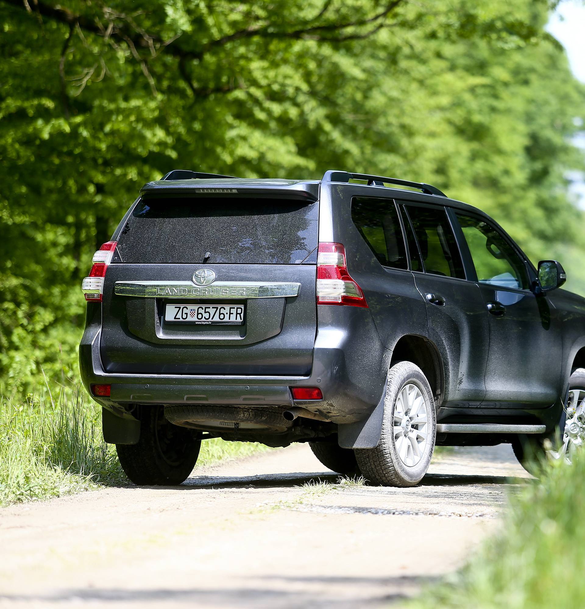 Terenski terminator oduševio: Tjedan u Toyoti Land Cruiser