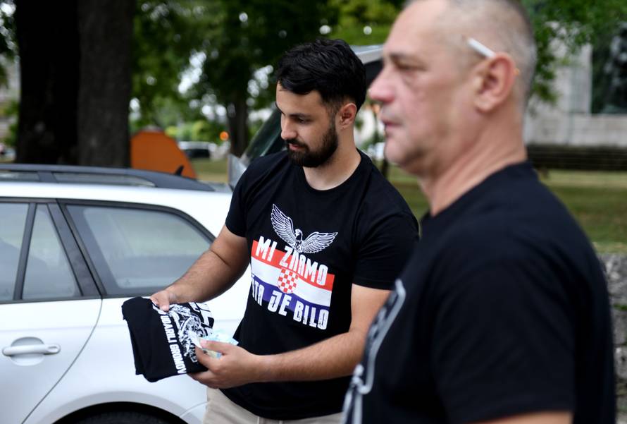 Sinj: Okupljanje ljudi u Sinju uoči 310. Sinjske alke