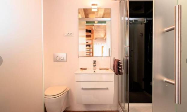 FOTO Rijetka prilika! Kamena kuća u srcu Starog Grada Hvara interijerom oduzima dah