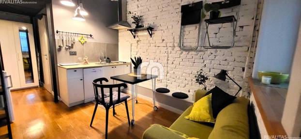 FOTO Krevet stoji iznad kuhinje: Pogledajte stan od 16m2 koji u Zagrebu prodaju za 122.000 €