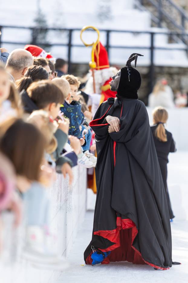 Pula: Sveti Nikola stigao je u  Arenu