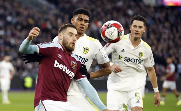 FA Cup Third Round - West Ham United v Leeds United