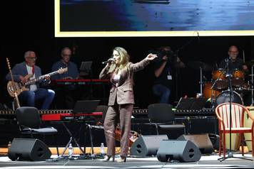 Split: Dolazak poznatih i javnih osoba na koncert Tereze Kesovije
