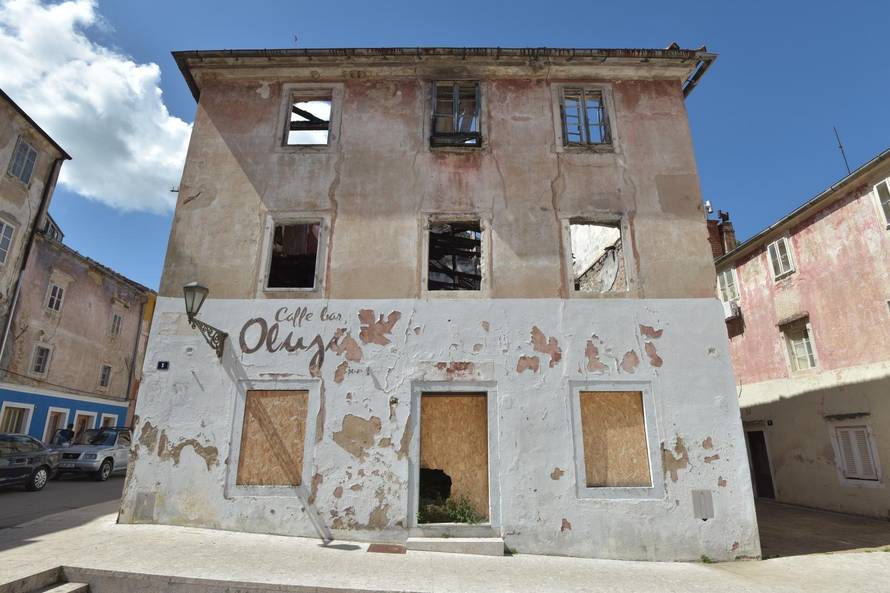 Obrovac, grad duhova: 'O nama se piše tek kad je neki skandal'