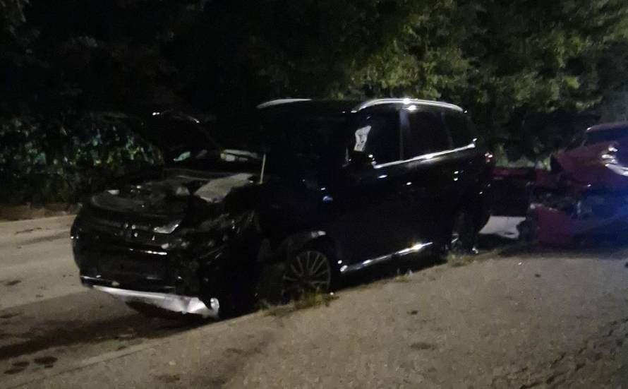 Imamo fotke! Pogledajte kako izgleda službeni automobil koji je slupao pijani HDZ-ovac