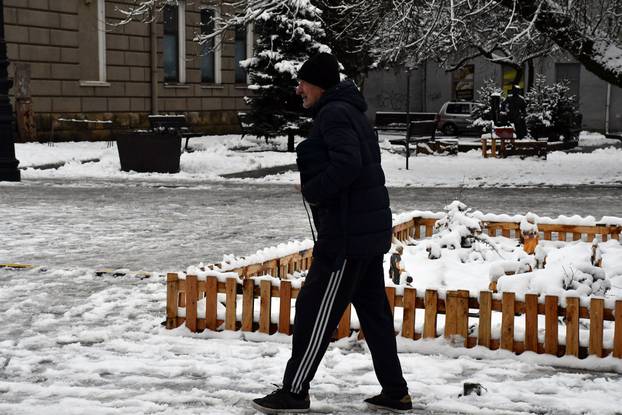 Prava zimska idila na ulicama Slavonskog Broda