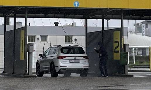 FOTO Zagrep&ccaron;anin prao auto usred oluje: Apokalipsa mo&zcaron;e &ccaron;ekati, felge su prioritet...