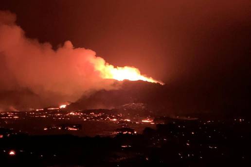 Erupcija na Isladndu traje već šest mjeseci: Najduža je u pola stoljeća, privlači tisuće ljudi