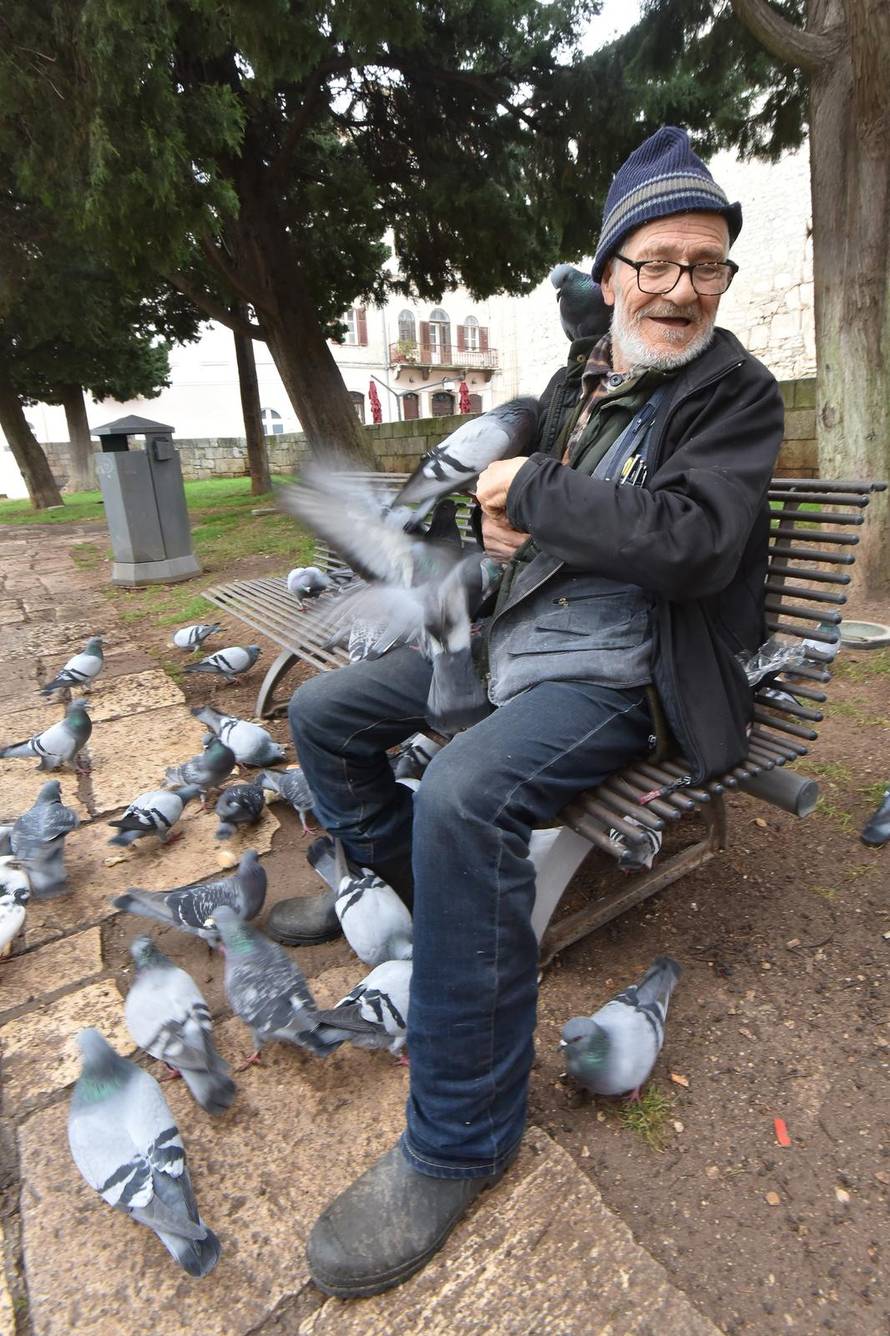Dobri duh Pule Said Muharemi svakodnevno hrani golubove