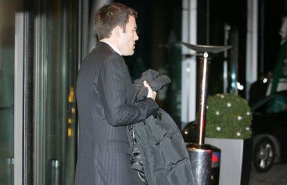 B. Affleck čamio u hotelu i nije izlazio bez zaštitara