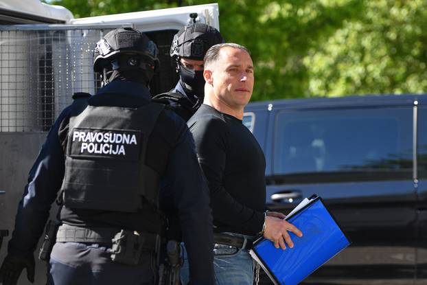 Vara&zcaron;din: Pod pratnjom jakog osiguranja Sr&dstrok;an Mla&dstrok;an doveden je na nastavak su&dstrok;enja