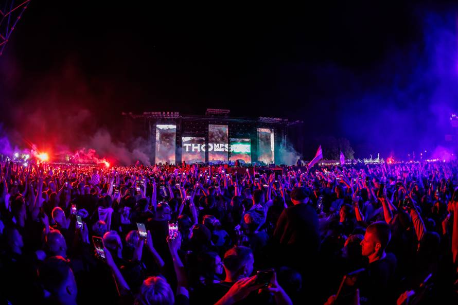 Obožavatelji na velikom koncertu Marka Perkovića Thompsona u Sinju